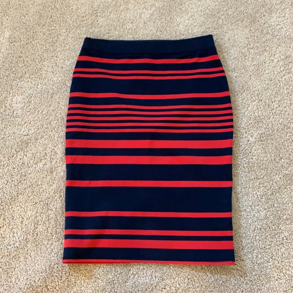 NEVER WORN navy/red pull on STRETCHY pencil skirt